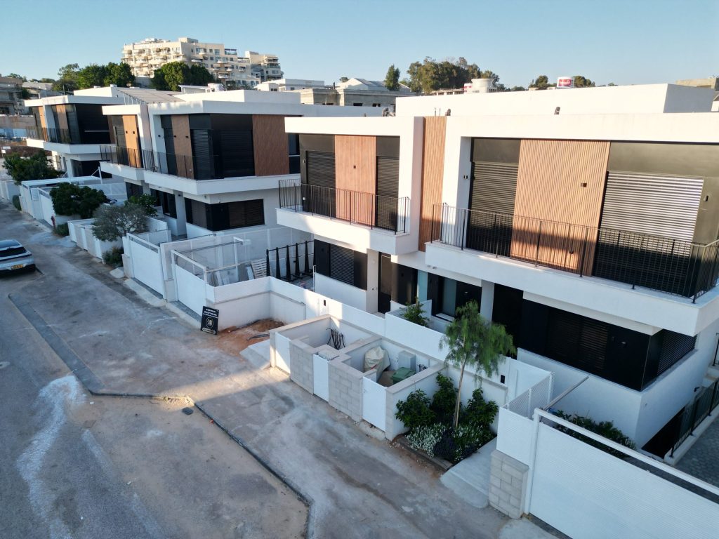 High Village — תמונה 3